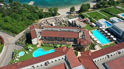 Blue Waves Resort