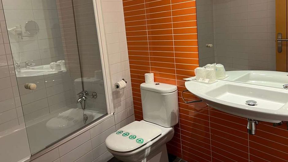 Hotel Cross Elorz Room