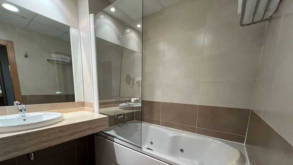 Hotel Cross Elorz Suite