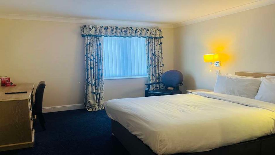 Best Western Reading Calcot Hotel Room