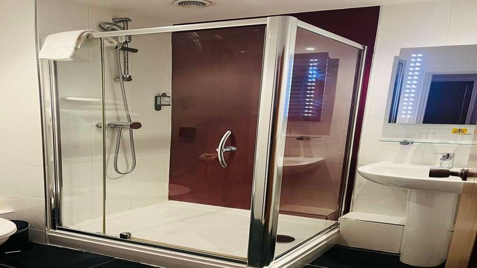Best Western Reading Calcot Hotel Room