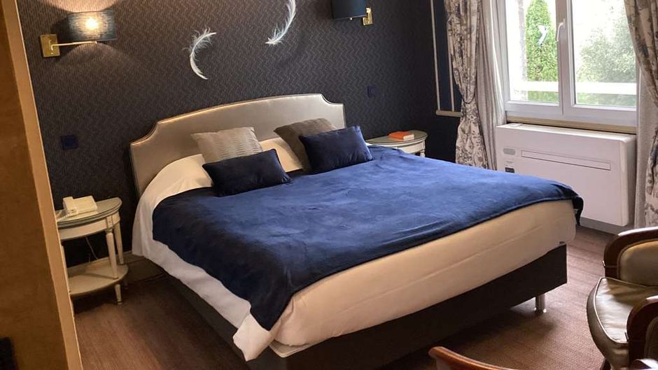 Chateau de l'Yeuse Room