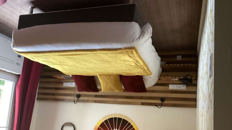 Chateau de l'Yeuse Room