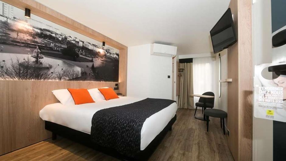 Logis Hotel Angers South Room