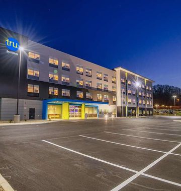 Tru by Hilton West Bristol TN