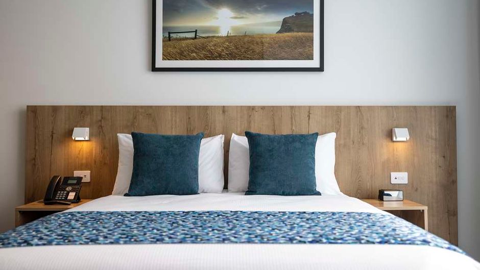 Quest on Cambridge Room