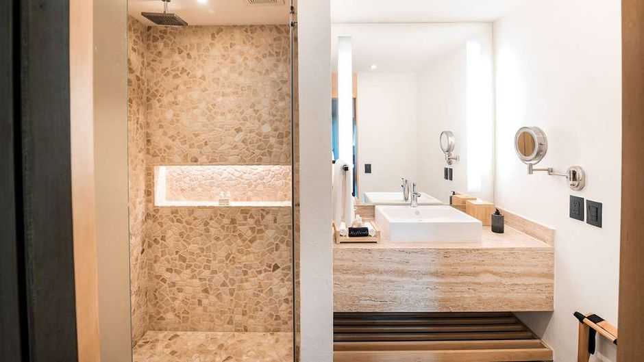 Bahia Hotel & Beach Club Suite