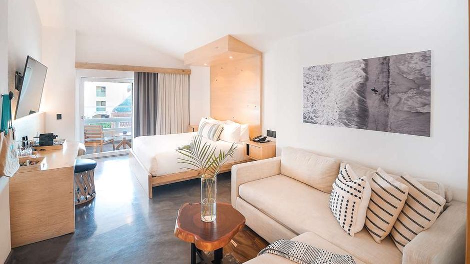 Bahia Hotel & Beach Club Suite