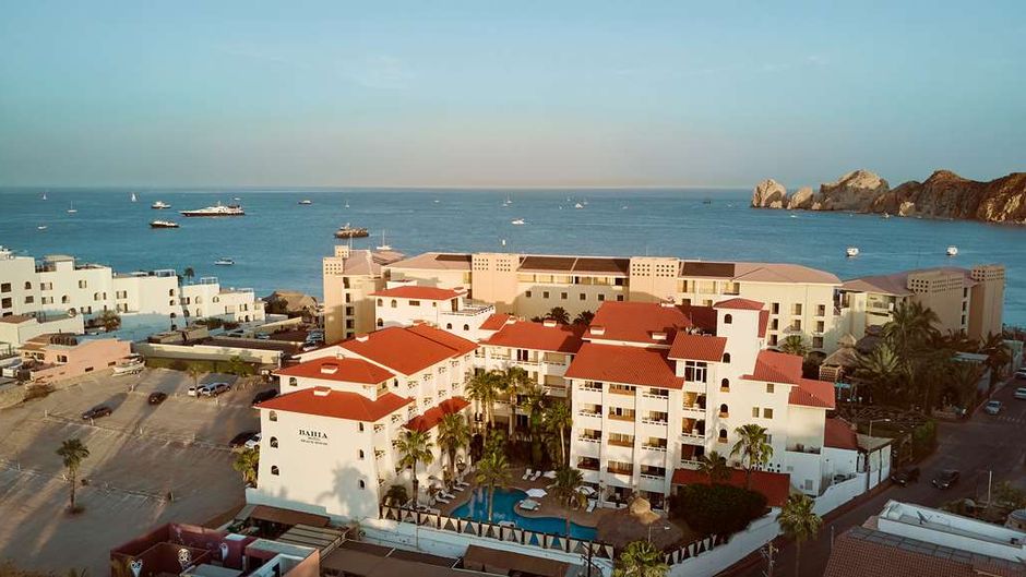 Bahia Hotel & Beach Club Exterior