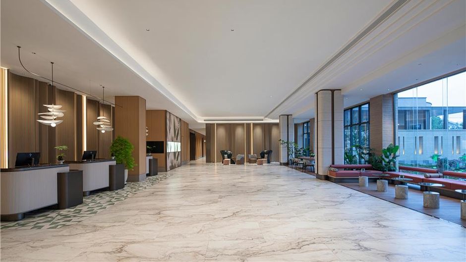 Hilton Garden Inn Zhangjiajie Tianmen Mt Lobby