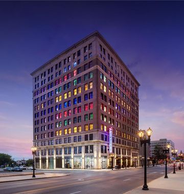 Angad Arts Hotel St. Louis