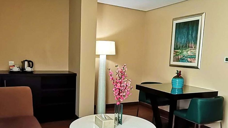 Signature Hotel-Al Barsha Suite