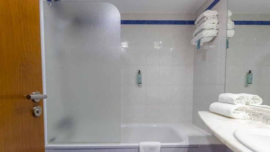 Travelodge Madrid Alcala De Henares Room