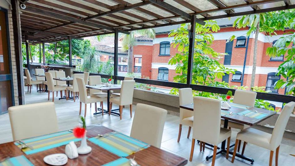 Heri Heights Hotel Apartments Restaurant