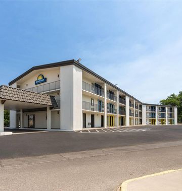 Days Inn by Wyndham Farmington
