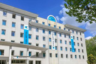 Cyan Hotel