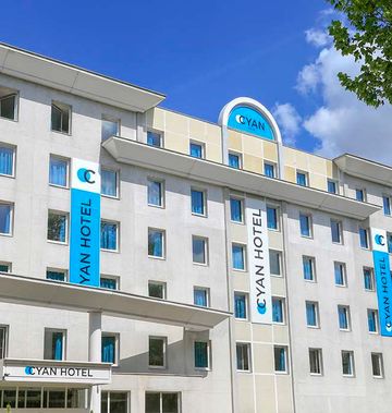 Cyan Hotel