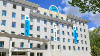 Cyan Hotel