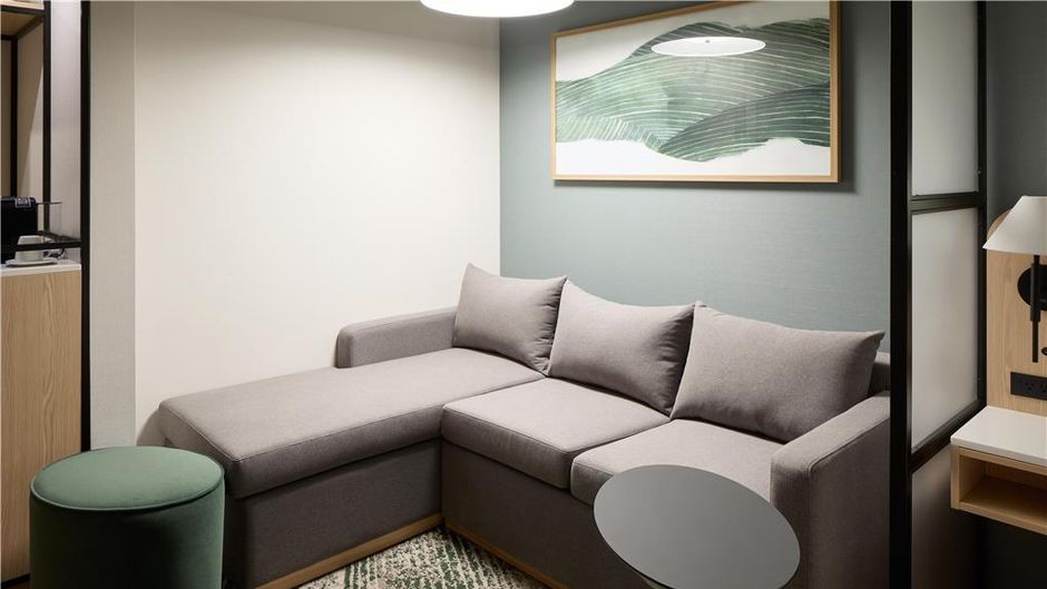 Hyatt Place Montreal Airport Room