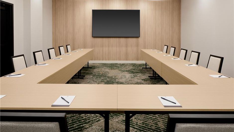 Hyatt Place Montreal Airport Meeting