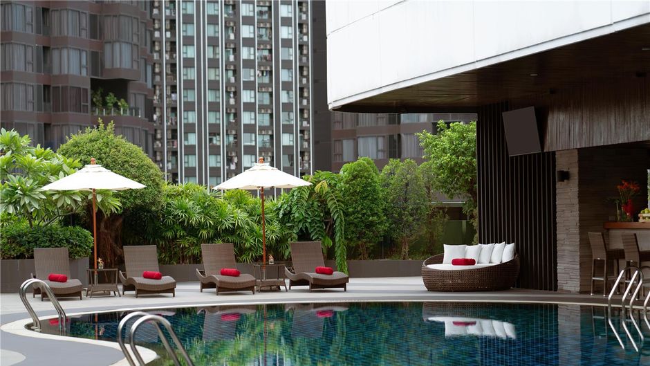 Avani Ratchada Bangkok Hotel Pool