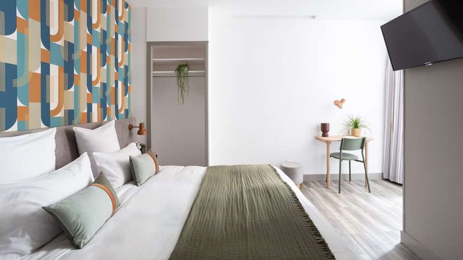 The Hotel Suzane Room