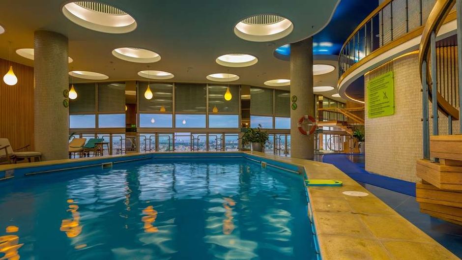 Grand Hotel Bucharest Pool