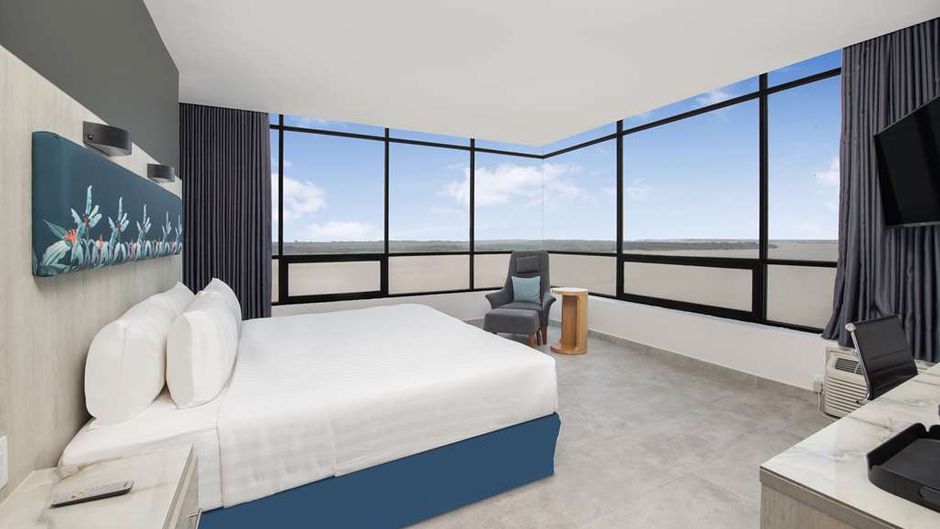 DoubleTree by Hilton Guayaquil Room