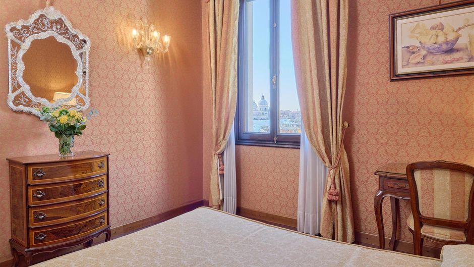 Locanda Vivaldi Hotel Room