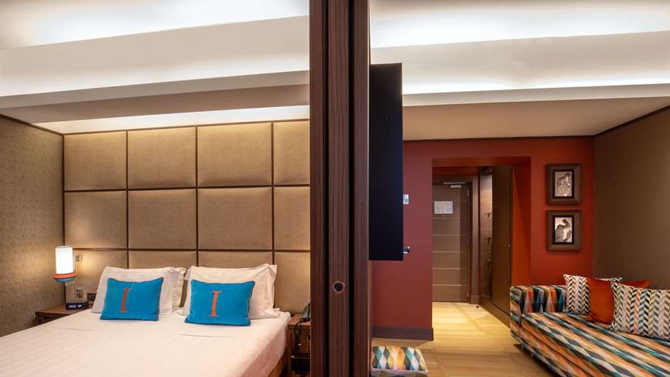 The Independent Hotel Suite