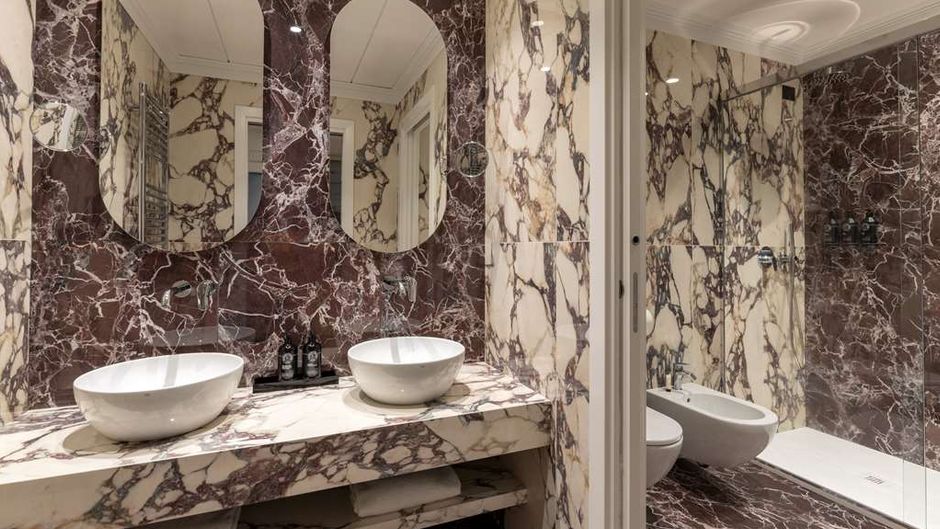 The Independent Hotel Suite