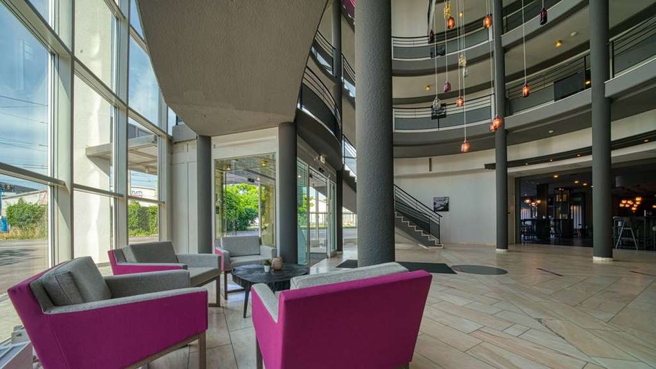 FourSide Hotel Salzburg Lobby