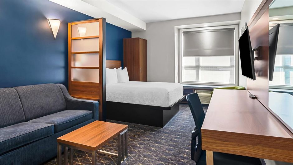 Park Inn by Radisson, Kelowna Suite