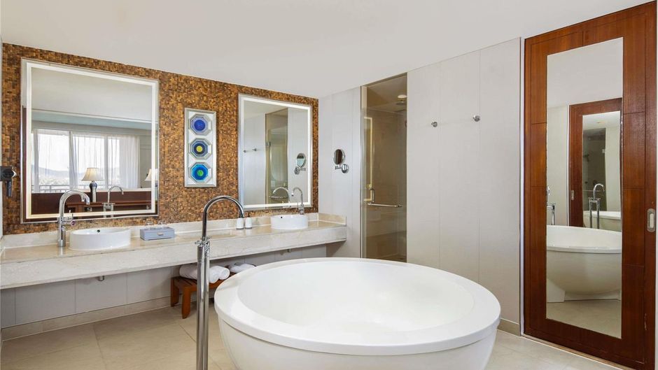 Swissotel Sanya Yalong Bay Suite
