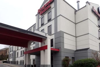 Brentwood Suites