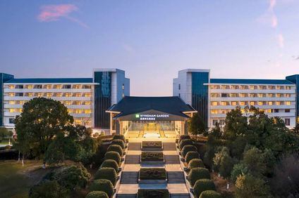 Wyndham Garden Qianjiang Downtown