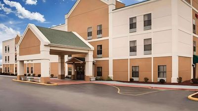 Halsted Inn and Suites Harvey-Chicago SL