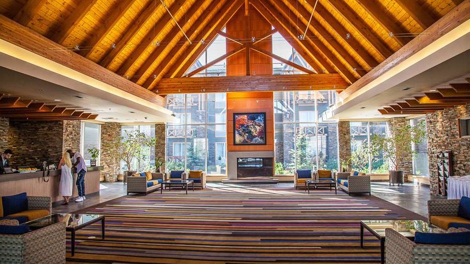 Edmonton Hotel & Convention Centre Lobby
