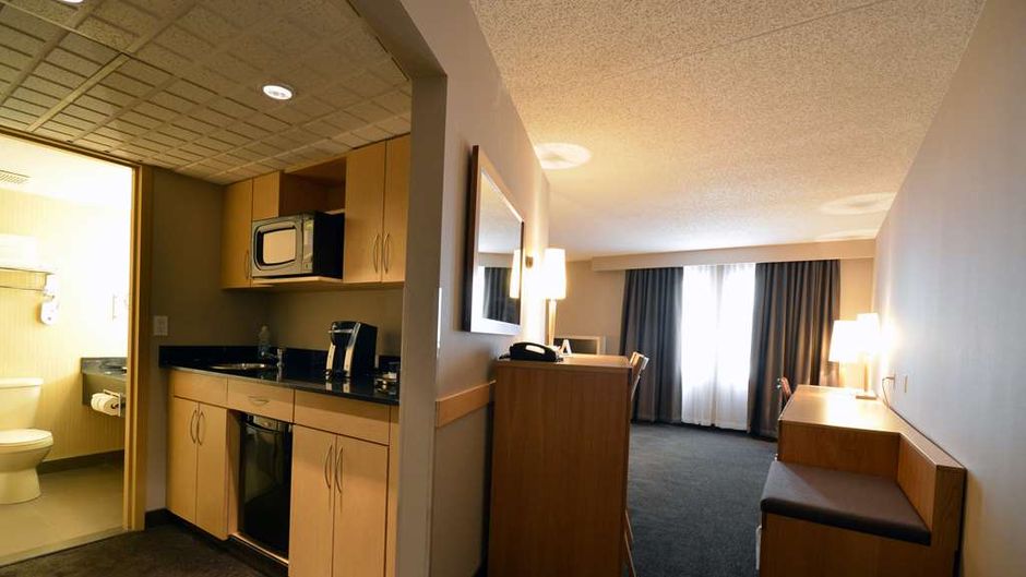 iHotel and Conference Centre Room
