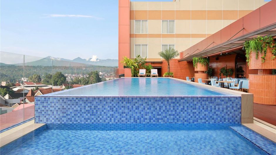 Mercure Garut City Center Pool