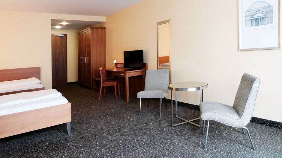 Ramada by Wyndham Duesseldorf Ratingen Room