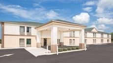Super 8 by Wyndham Galesburg