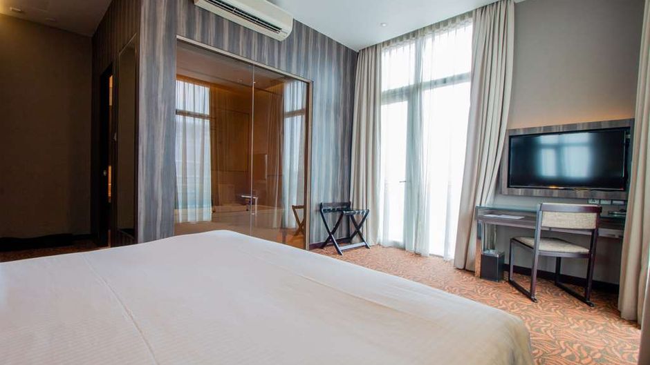 Aqueen Paya Lebar Suite