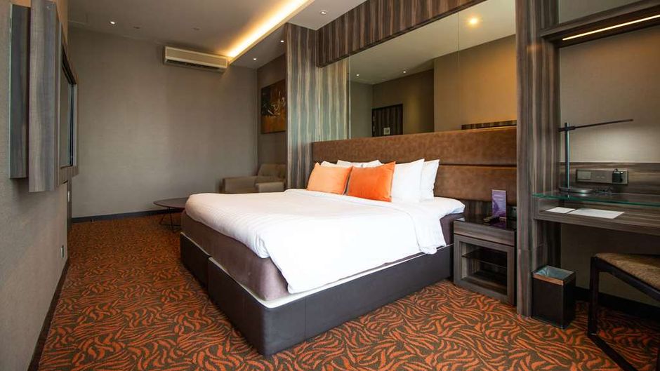 Aqueen Paya Lebar Suite