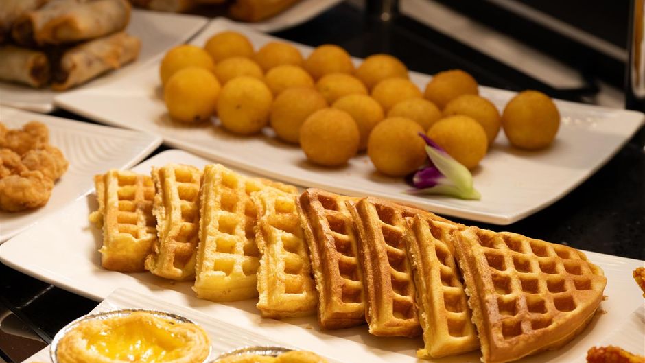 Hampton Luoyang Xinyi Street Restaurant