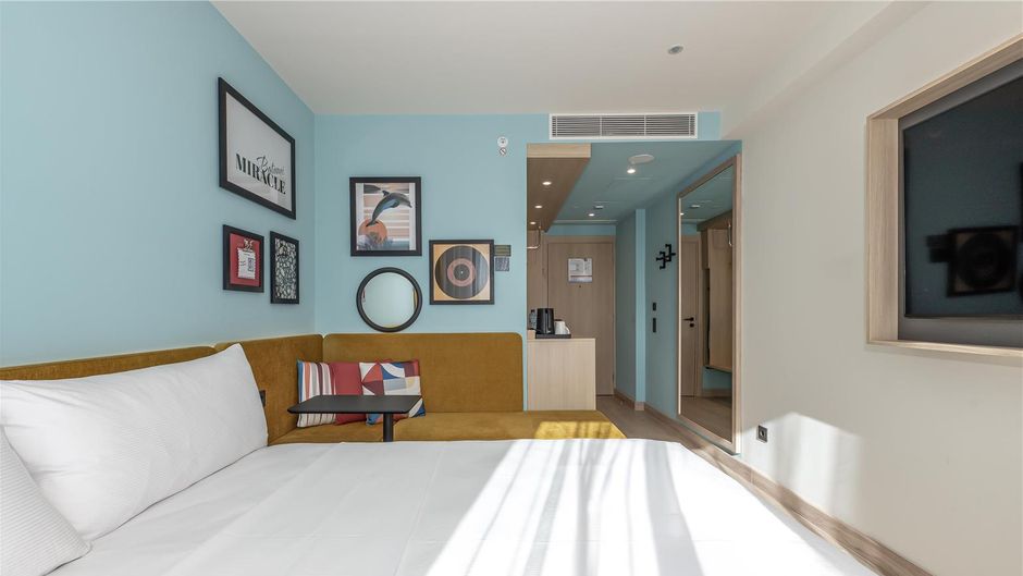 Hampton Batumi Center Room