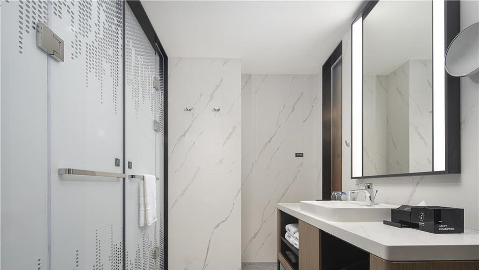 Hampton by Hilton Yining Room