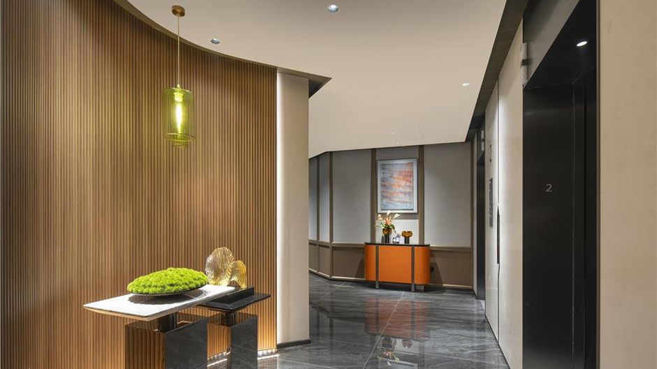 Hampton Inn May Fourth Square Lobby