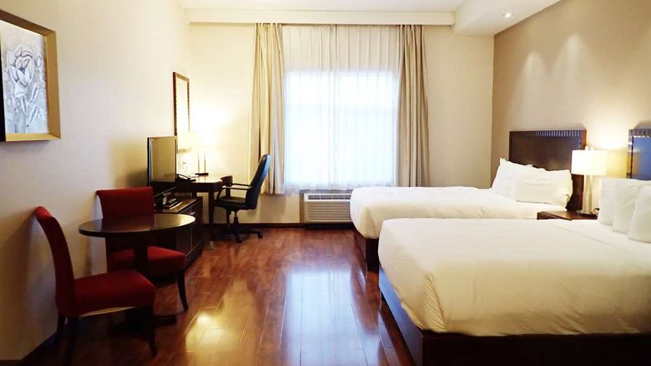 Days Inn & Suites Fort Saskatchewan Room