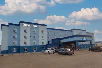 Days Inn & Suites Fort Saskatchewan
